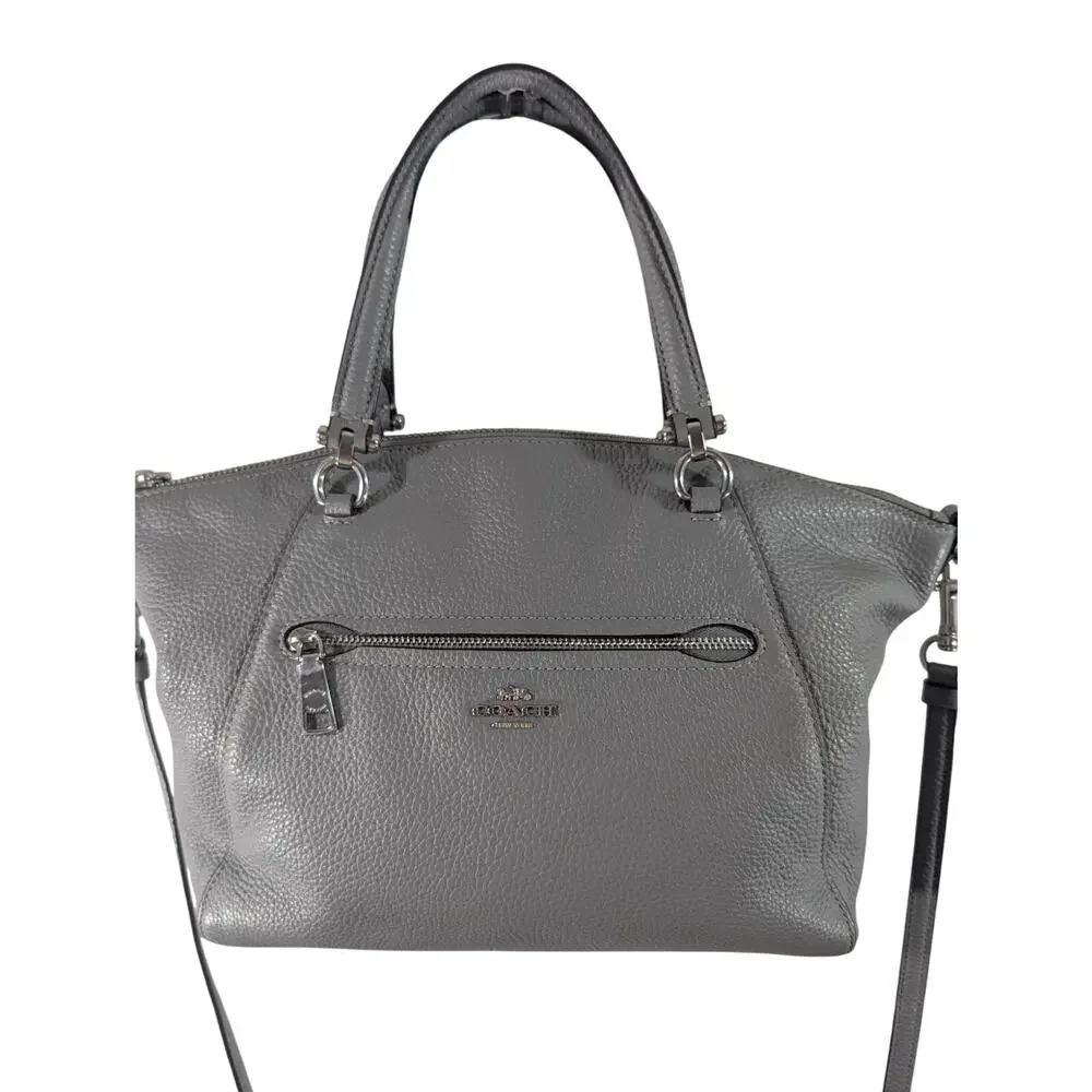 COACH! DOVE GRAY GENUINE PEBBLED LEATHER, SILVER HARDWARE PURSE, SHOULDER BAG!